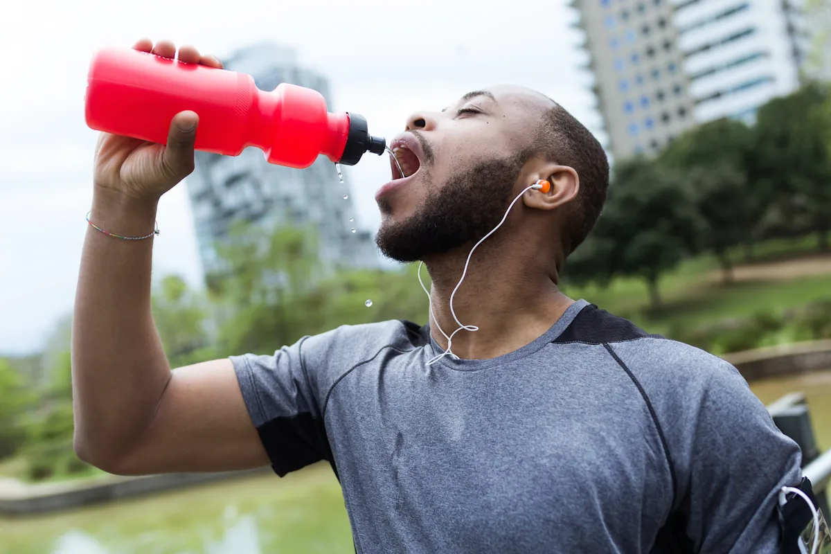 Hydratation sportive : quelle eau boire avant, pendant et après l&rsquo;effort ?